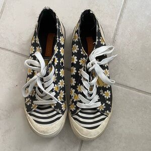 Rocket Dog Black Floral Sneakers 11